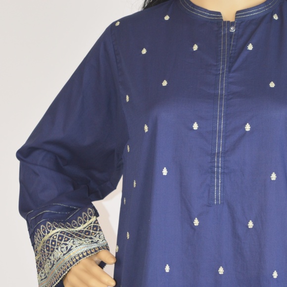 2 Pc Embroidered Cambric Outfit, Pakistani Women Dress - Picture 3 of 6